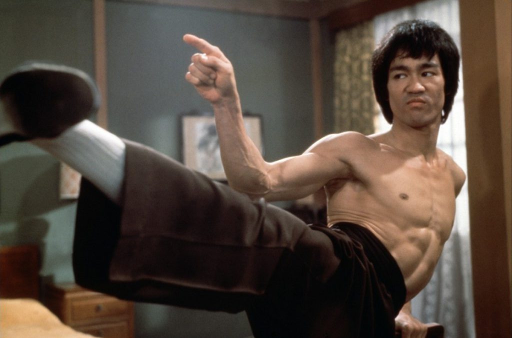 บรูซ ลี (Bruce Lee) ผู้คิดค้น "จี๊ทคุนโด" และ 21 สุดยอดคำคม